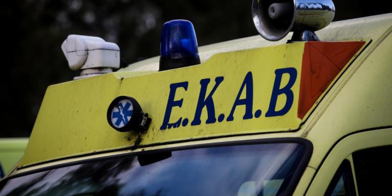 Σύγκρουση νταλίκας με λεωφορείο του ΚΤΕΛ στην εθνική οδό – Ένας νεκρός