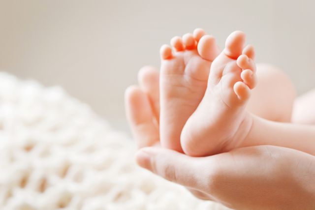 Ξεκινούν οι αιτήσεις για το επίδομα γέννας - Όλα τα κριτήρια