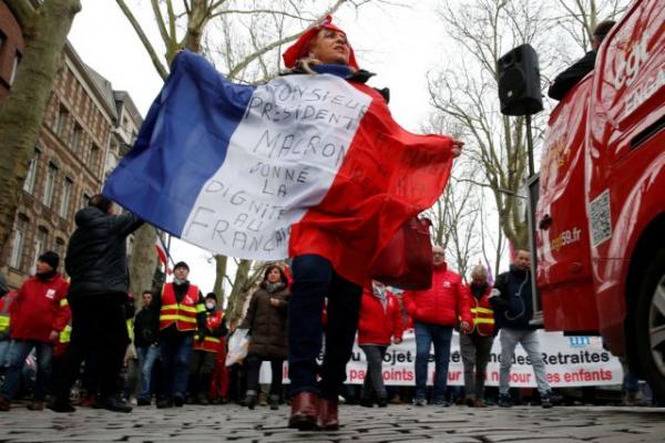 Γαλλία : Οργή για το συνταξιοδοτικό και την αστυνομική βία