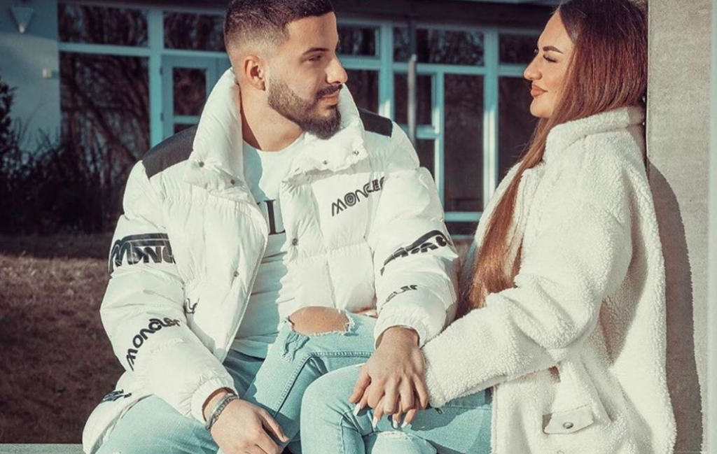 Το ερωτικό ενδιαφέρον γίνεται φανερό και με αυτούς τους τρόπους