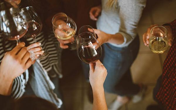 Πως να αντιμετωπίσετε το hangover της Πρωτοχρονιάς