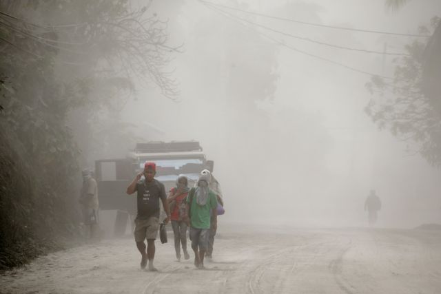 Φιλιππίνες : Συναγερμός μετά την έκρηξη του ηφαιστείου Ταάλ – Συγκλονιστικές εικόνες