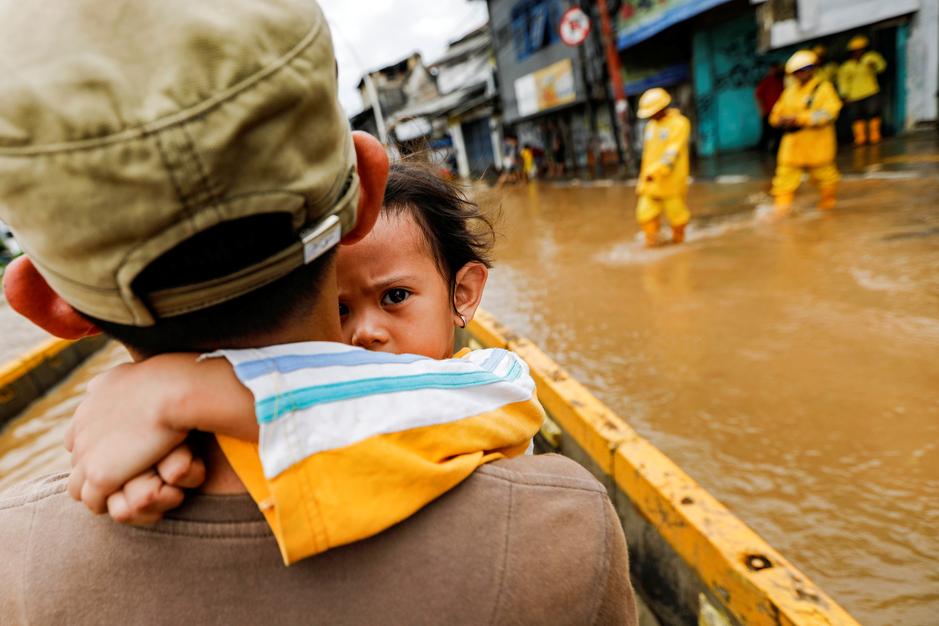 Ινδονησία : Δεκάδες νεκροί και εκατοντάδες χιλιάδες εκτοπισμένοι λόγω των σφοδρών βροχοπτώσεων