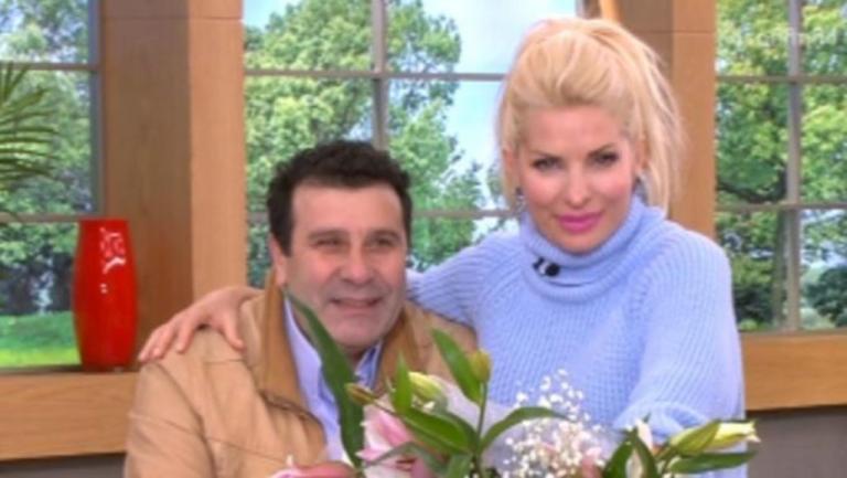 Ελένη Μενεγάκη: Μας συστήνει τον κύριο που της έκανε έκπληξη