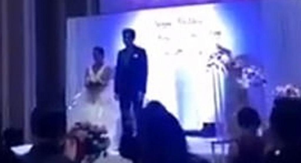 Χαμός σε γάμο : Ο γαμπρός έδειξε βίντεο της νύφης την ώρα που τον απατούσε [Εικόνες] | in.gr
