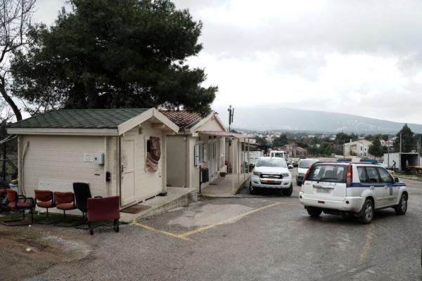 Έγκλημα στον Διόνυσο: Στον εισαγγελέα με μάσκα οξυγόνου ο 77χρονος