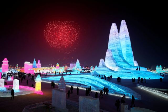 Κίνα : Μαγευτικές εικόνες από το ετήσιο φεστιβάλ γλυπτών από πάγο