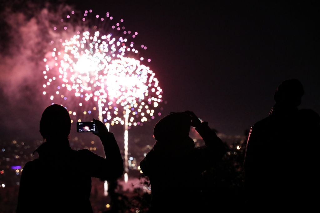 Πρωτοχρονιά : «Έλαμψε» η Αθήνα – Φαντασμαγορική υποδοχή του 2020