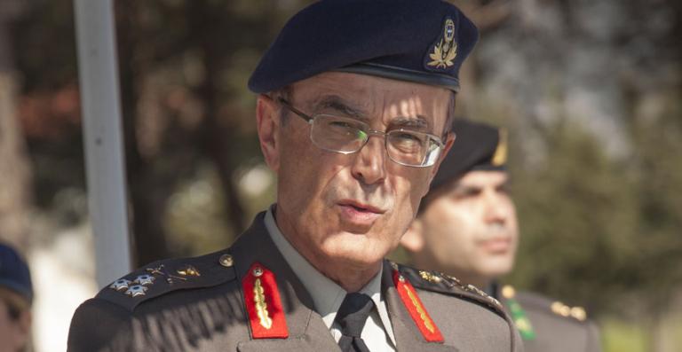 Με «καρφιά αποχώρησε ο πρώην αρχηγός ΓΕΣ