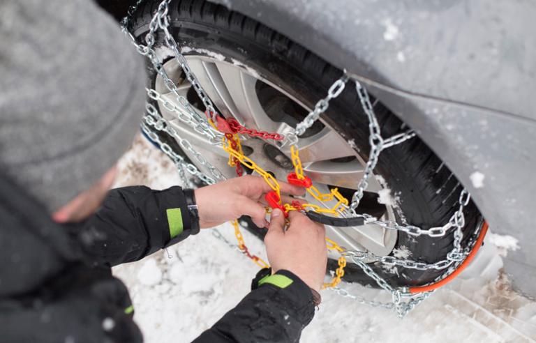 Βίντεο: Πώς τοποθετούνται οι αντιολισθητικές αλυσίδες