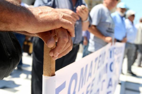 Αναδρομικά έως €1.200 και αυξήσεις έως €200