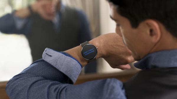 Έφτιαξαν smartwatch με μπαταρία που διαρκεί 14 ημέρες – Έρχεται στην Ελλάδα