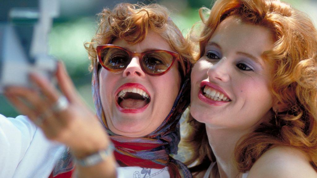 «Θέλμα & Λουίζ»: Σούζαν Σάραντον και Τζίνα Ντείβις ποζάρουν 29 χρόνια μετά