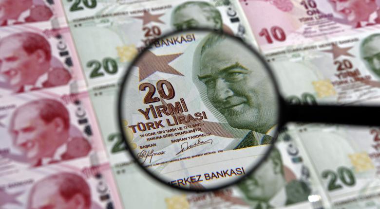 Bloomberg : Η Τουρκία δαπάνησε 1-1,5 δισ. δολ για να στηρίξει το νόμισμά της