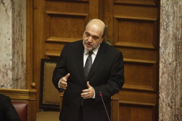 Λιποθυμικό επεισόδιο για τον Τρύφωνα Αλεξιάδη