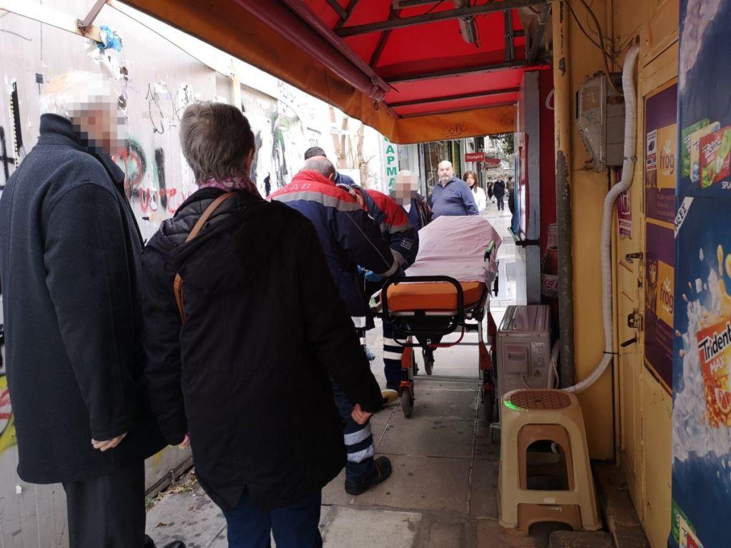 Άναυδοι οι κάτοικοι στα Τρίκαλα – Βρήκαν φοιτητή σωριασμένο στον δρόμο