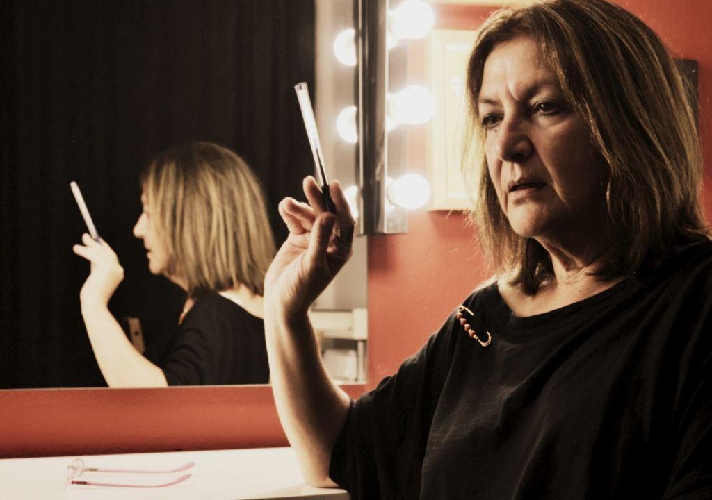 Άσπα Τομπούλη: Τα κείμενα του Μπέκετ δεν αναλώνονται στη σκηνή, τα παίρνει ο θεατής μαζί του