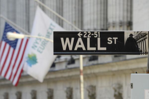 Με οριακές μεταβολές έκλεισε η Wall Street