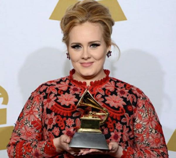 Αντέλ: Νέες φωτογραφίες δείχνουν την αλλαγή της