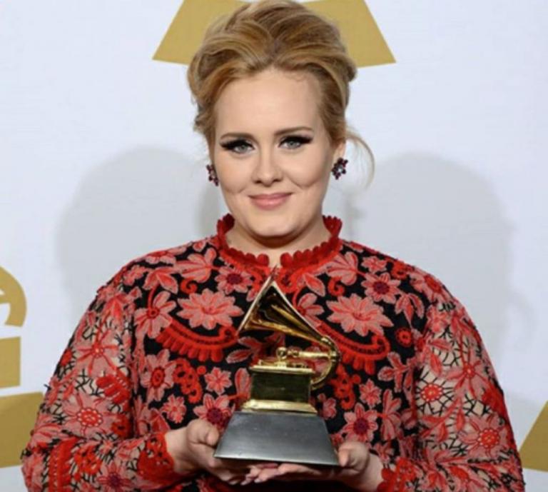 Αντέλ: Νέες φωτογραφίες δείχνουν την αλλαγή της