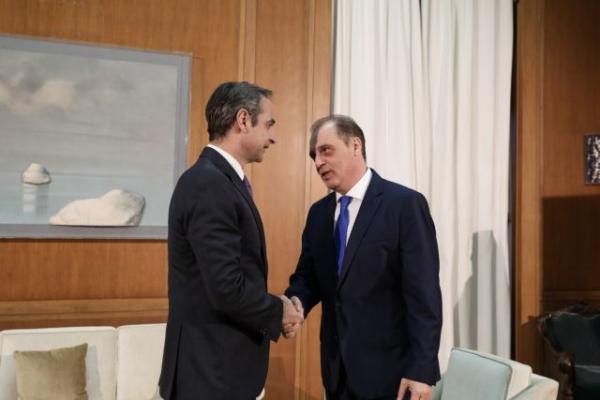 Βελόπουλος : Ψηφίζει τον εκλογικό νόμο της κυβέρνησης