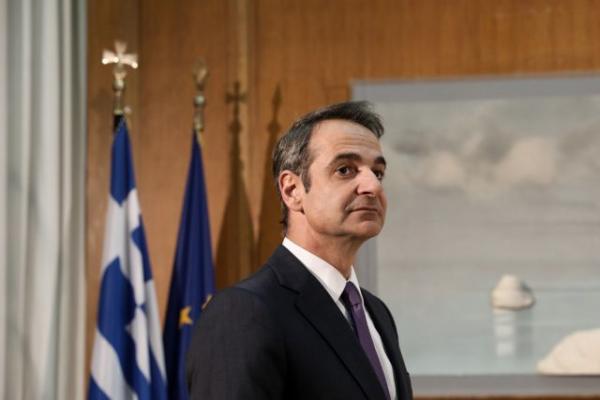 Στους αρχηγούς των κομμάτων έδωσε το εκλογικό νομοσχέδιο ο Μητσοτάκης