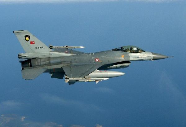 Μπαράζ υπερπτήσεων από τουρκικά F-16 στο Αιγαίο