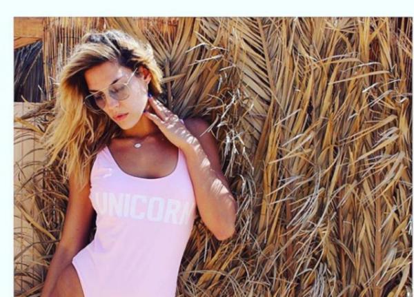 Μαντώ Γαστεράτου: Δείχνει το σώμα της είκοσι μέρες μετά την γέννα