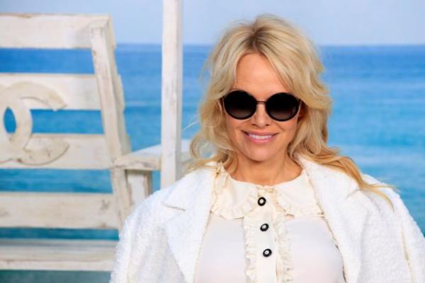 Πάμελα Άντερσον : Παντρεύτηκε για πέμπτη φορά