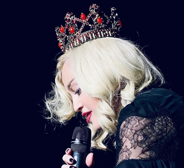 Αγωνία για τη Μαντόνα : Δύσκολες ώρες για τη βασίλισσα της ποπ