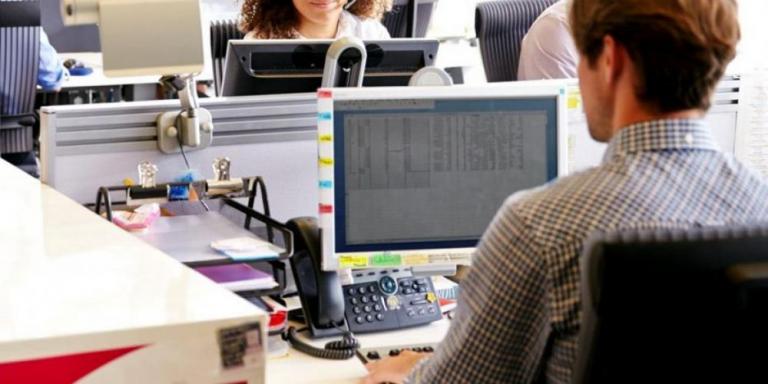 Δαπάνες : «Φρένο» σε φως, νερό, τηλέφωνο στα υπουργεία