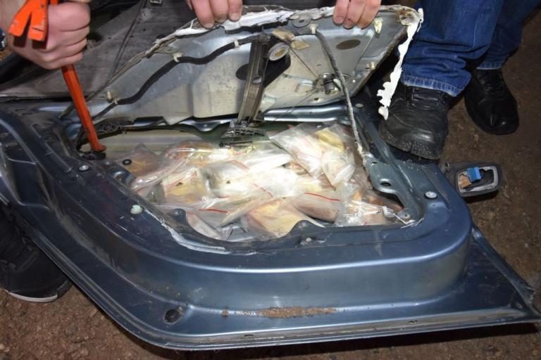 Ληστεία των 4,2 εκατ. ευρώ στην Καβάλα :  Φιμέ τζάμια και κινητά αποκάλυψαν το κόλπο