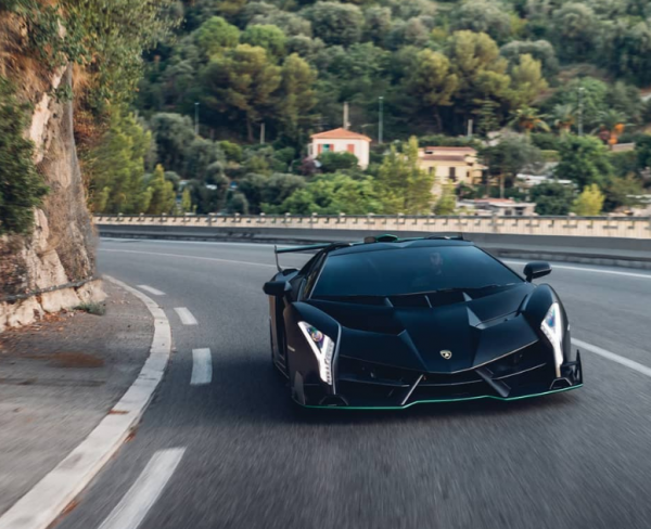 «Στο σφυρί» ένα από τα πιο σπάνια αυτοκίνητα