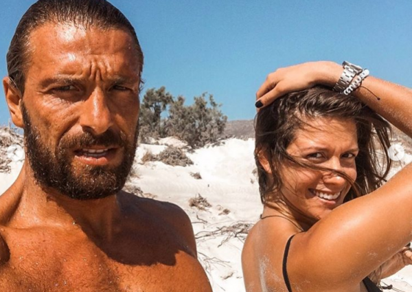 Νίκη Θωμοπούλου: Μας δείχνει τη φουσκωμένη της κοιλίτσα