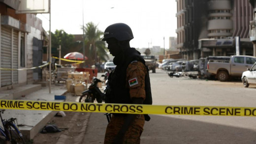 Μπουρκίνα Φάσο : 14 νεκροί σε βομβιστική επίθεση σε σχολικό λεωφορείο