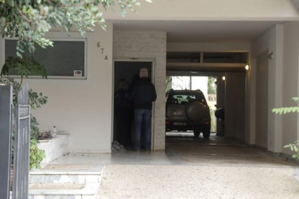 Τραγωδία στην Πεύκη: Πέταξε το παιδί της στον ακάλυπτο και αυτοκτόνησε