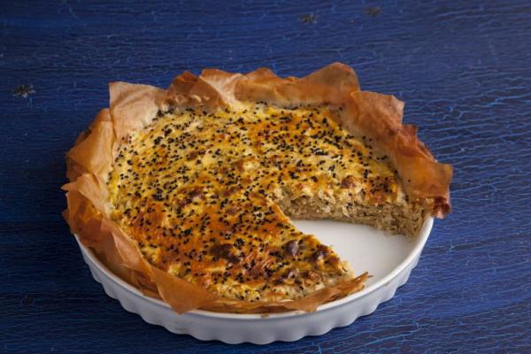 Τάρτα με κολοκύθα, τυριά και καραμελωμένα κρεμμύδια