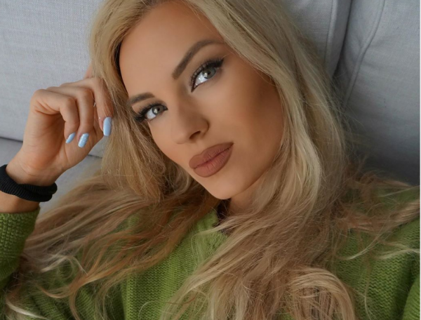 Τζούλια Νόβα : Συγκλονίζει η εξομολόγηση για τον πατέρα της