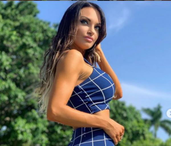 Nienna Jade: Το μοντέλο που «αναστατώνει» με κάθε ανάρτηση της