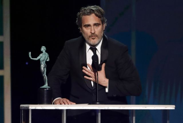 SAG Awards : Η συγκινητική αναφορά του Χοακίν Φίνιξ στον Χιθ Λέτζερ