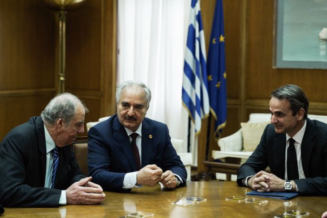 Αντιπολίτευση: Θετική, αλλά εμβαλωματική η επίσκεψη Χαφτάρ, απαράδεκτη η απουσία από τη Διάσκεψη