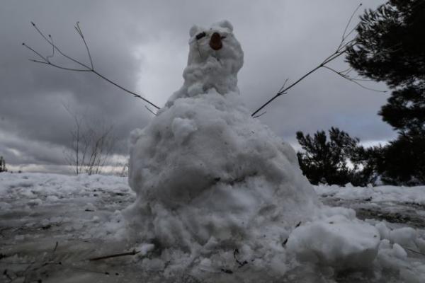 Δείτε πού χιονίζει τώρα – Ποιοι δρόμοι είναι κλειστοί και πού χρειάζονται αλυσίδες
