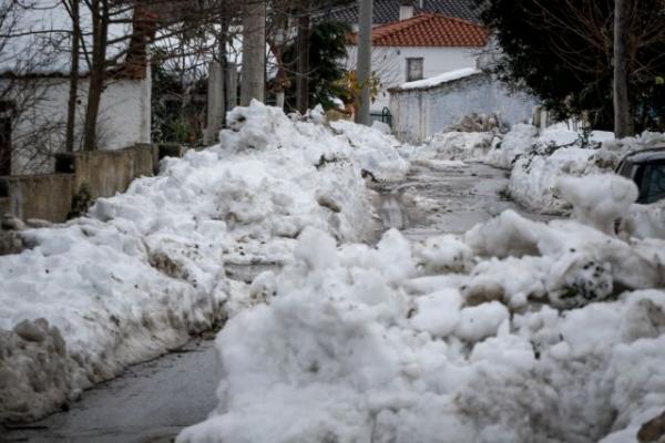 Καιρός : Ο «Ηφαιστίων» σαρώνει την Ελλάδα – Προβλήματα, κλειστοί δρόμοι και θυελλώδεις άνεμοι