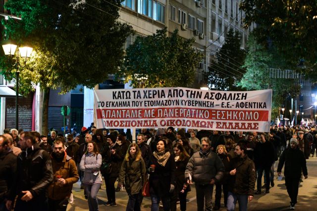Σε απεργιακό κλοιό την Τρίτη η χώρα : Δεμένα τα πλοία – Χειρόφρενο στα ΜΜΜ