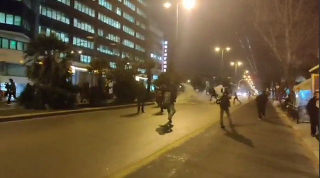 Επεισόδια έξω από τη ΓΑΔΑ: Χημικά και αναίτιες προσαγωγές σε πορεία φοιτητών