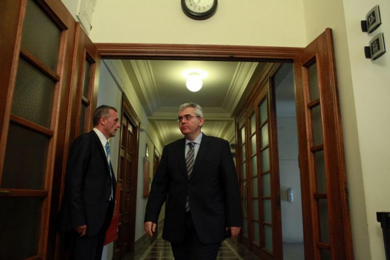 Ανησυχία στα τσιπουράδικα