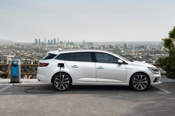 Renault Megane E-Tech: Ανανέωση με plug-in υβριδική τεχνολογία