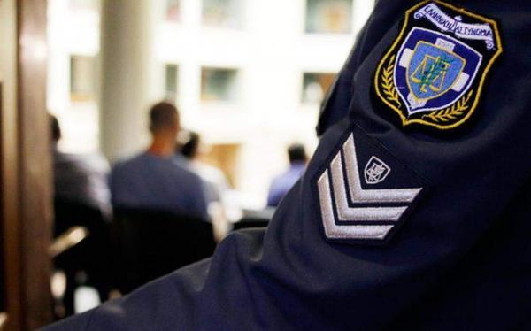 Απίστευτο: Μπράβοι νυκτερινού κέντρου έδειραν αστυνομικούς