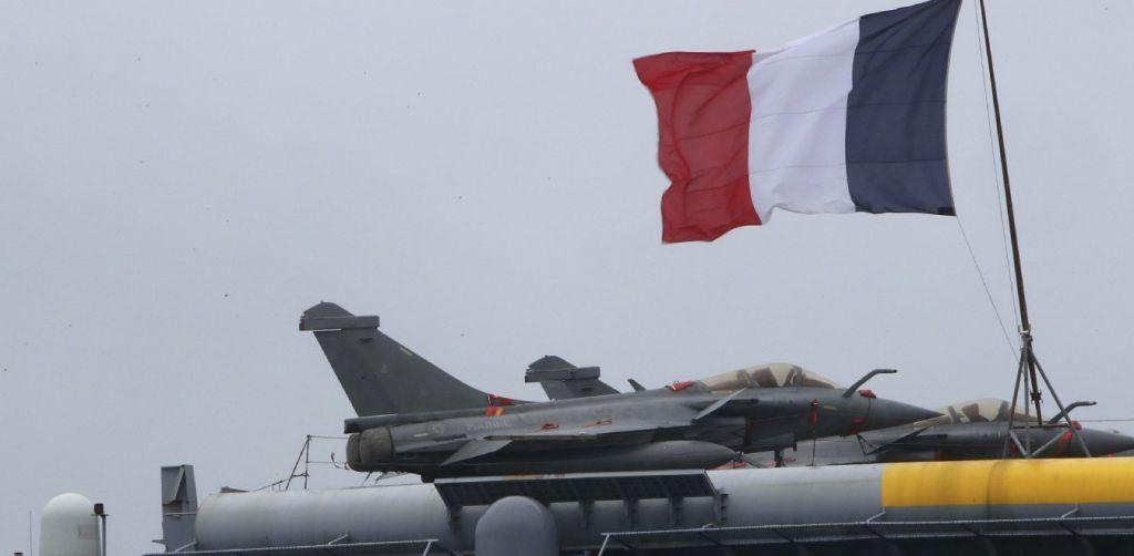 Εντυπωσιακές εικόνες: Το «Σάρλ Ντε Γκωλ» αγκυροβολημένο στην Κύπρο