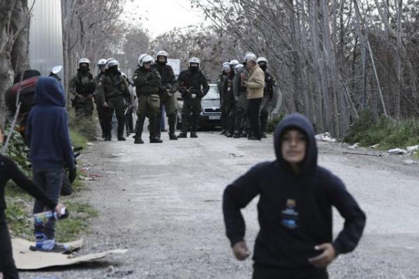 Προσφυγικό: Διμοιρίες των ΜΑΤ και αύρα της ΕΛ.ΑΣ φτάνουν σε Λέσβο και Χίο